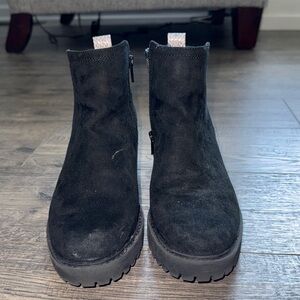 Universal Thread Suede Black Ankle Boots